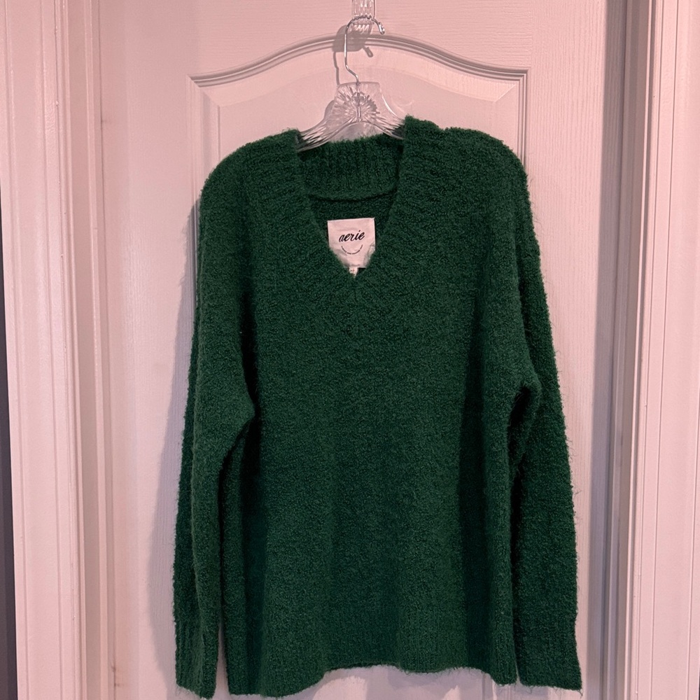 NWT Aerie Deep Green V-Neck Sweater - size extra small